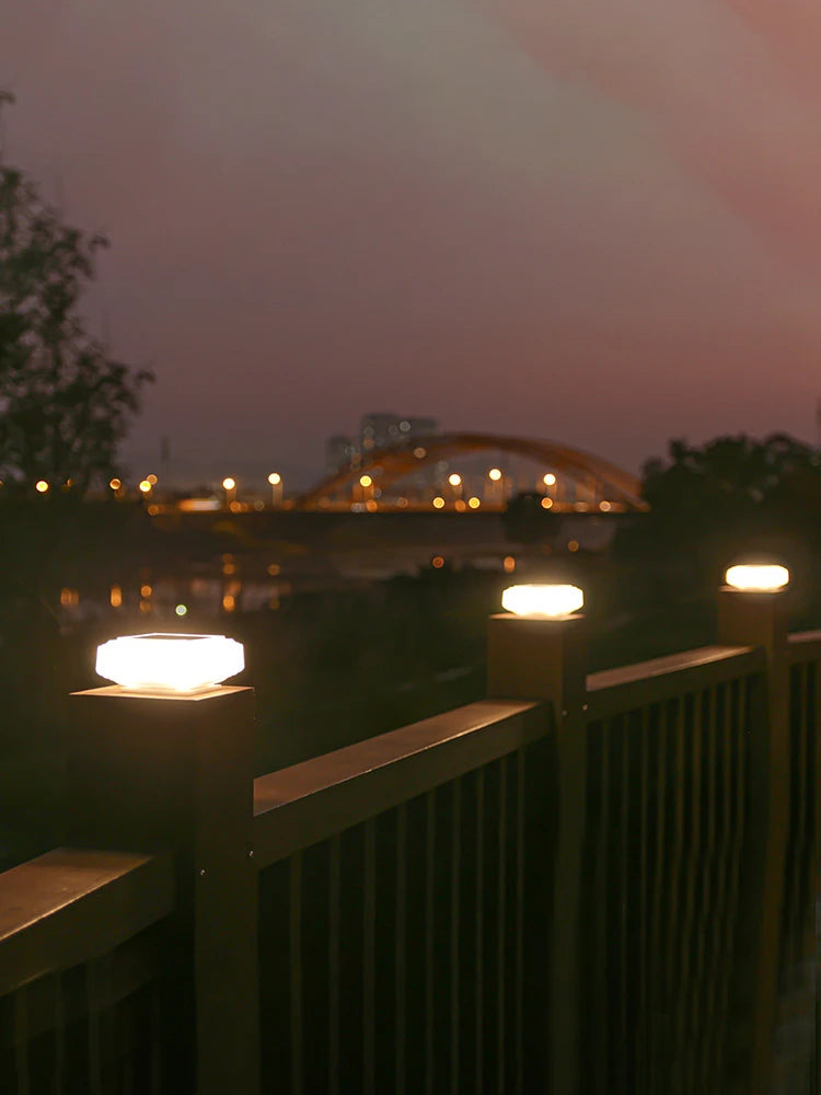 Solar Pillar Light with 30 LED, Waterproof ABS Post Cap
